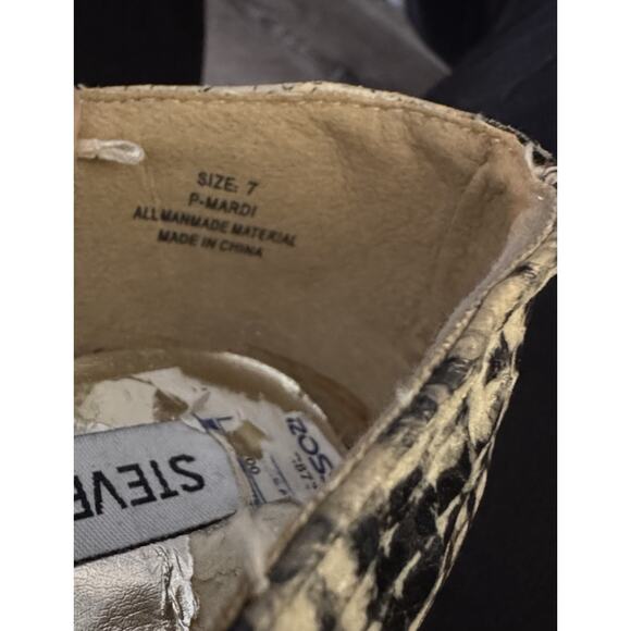 Steve Madden P-Mardi Faux Snake Skin Gray/white Wedge Heels, Closed Toe, 7 - Picture 9 of 10